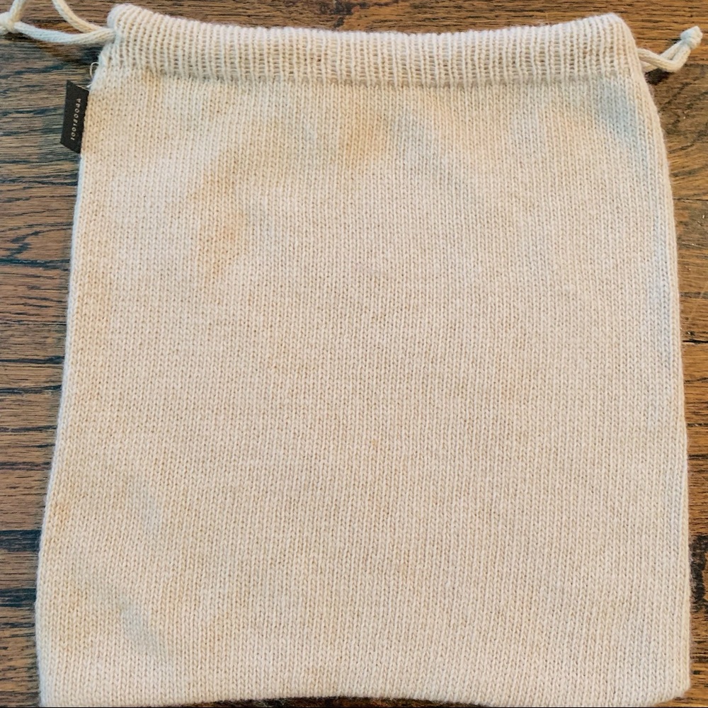 Authentic FENDI Limited Edition Pouch ✨RARE✨ PRICE FIRM - Picture 2 of 6